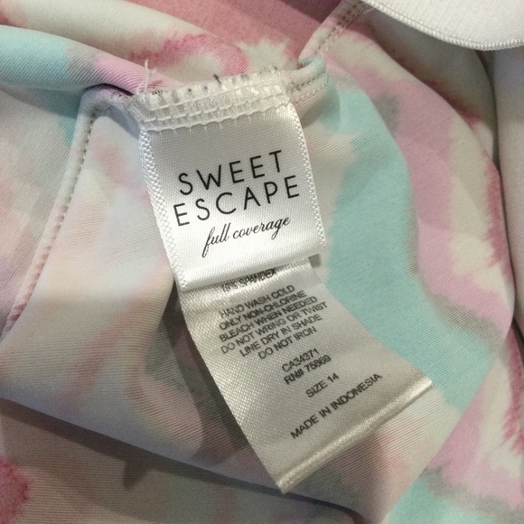 Sweet Escape Size 14 Swimsuit Takini Top #312 - Picture 4 of 4